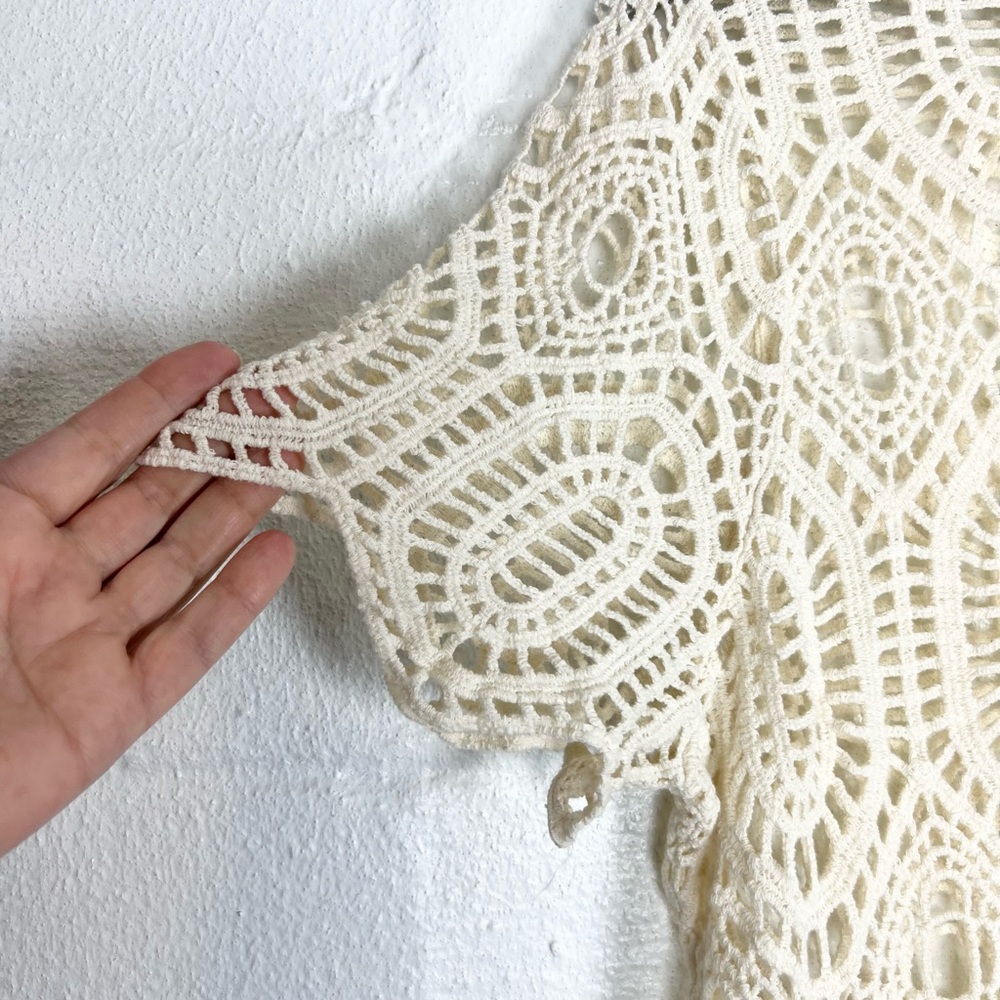 Crochet lace top cream color scalloped hem short sleeve 1X - Picture 4 of 6
